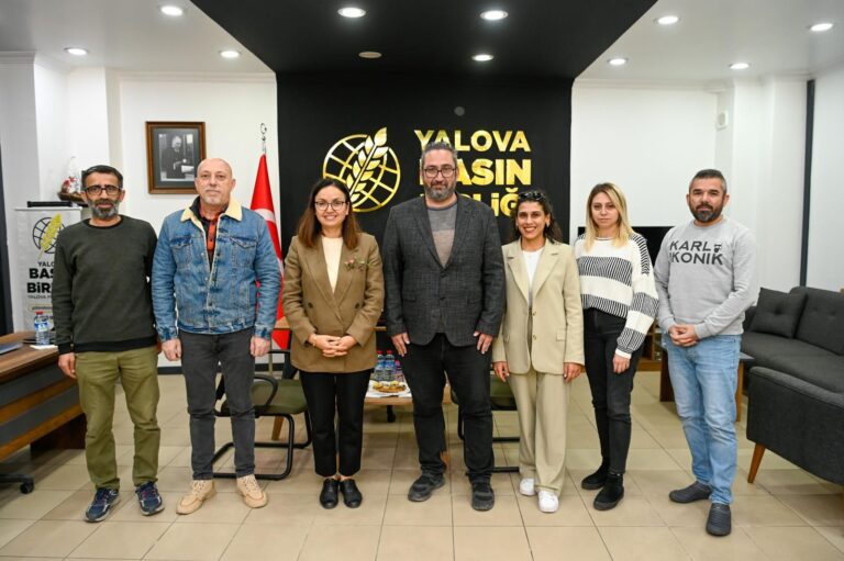 Vali Kaya esnaf odalarını ziyaret etti